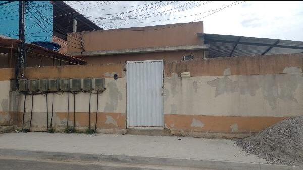 Casa à venda com 2 quartos, 42m² - Foto 1