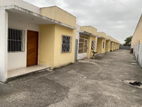 Casa à venda com 1 quarto, 40m² - Foto 1