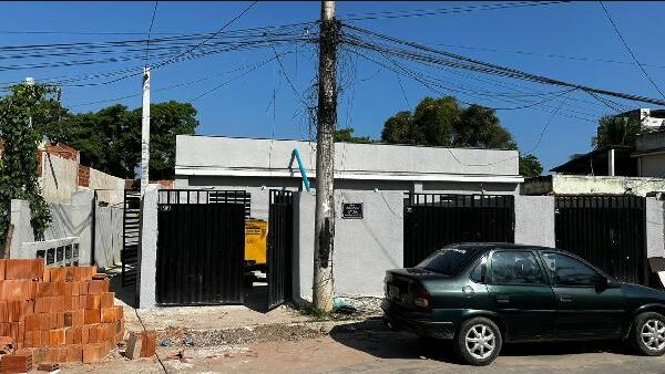 Casa à venda com 1 quarto, 28m² - Foto 1