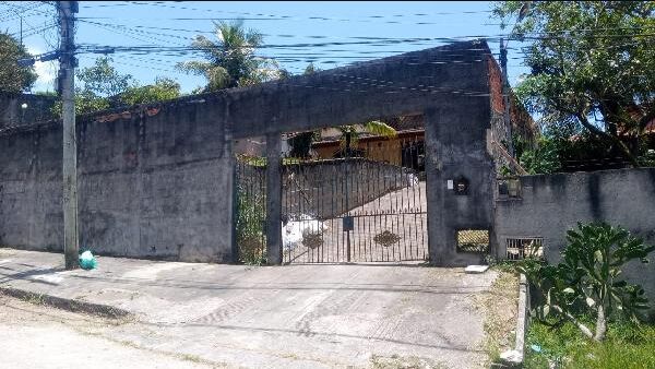 Casa à venda com 4 quartos, 307m² - Foto 1