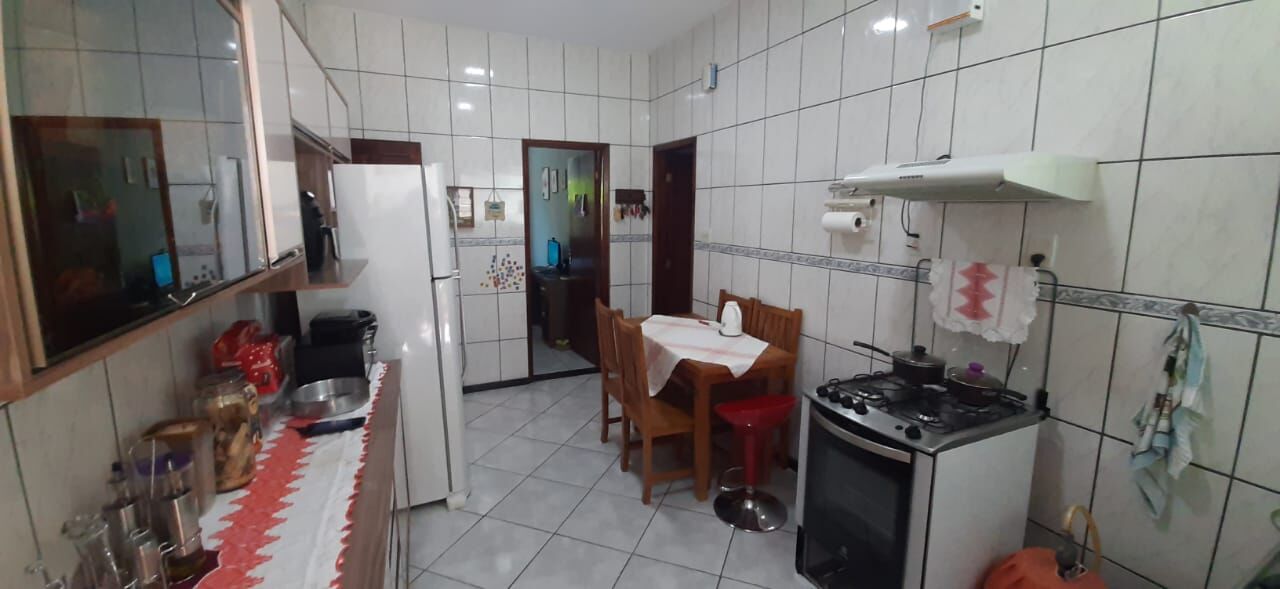 Casa à venda com 3 quartos, 230m² - Foto 9