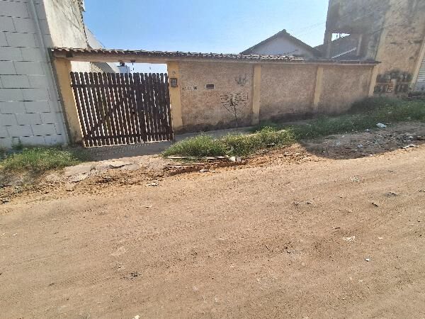 Casa à venda com 2 quartos, 55m² - Foto 1