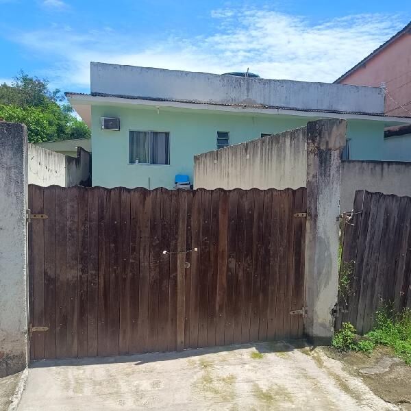 Casa à venda com 2 quartos, 60m² - Foto 1