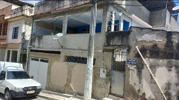 Casa à venda com 2 quartos, 155m² - Foto 1