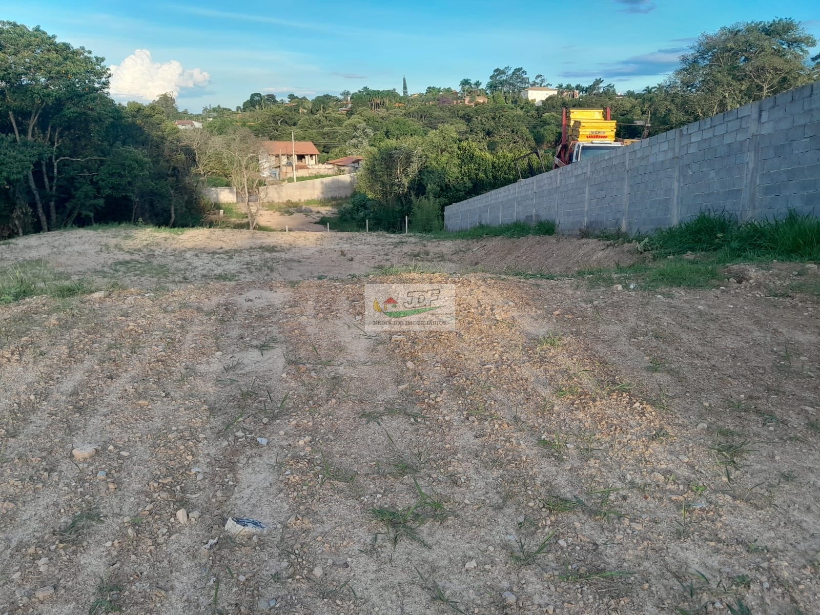 Terreno no Loteamento Porta do Sol, Mairinque/SP 2000 m2 PLANO!  FORA DA PORTARIA! NO PAGA TAXA DE CONDOMNIO!