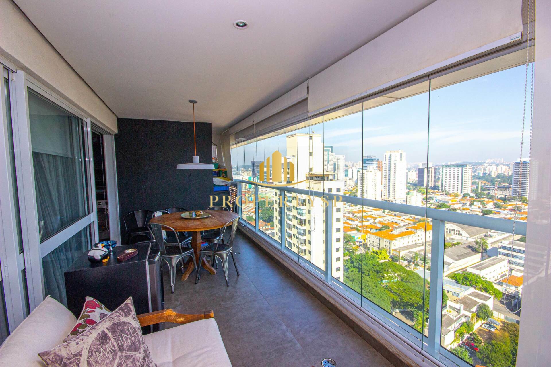 Apartamento à venda com 2 quartos, 84m² - Foto 1