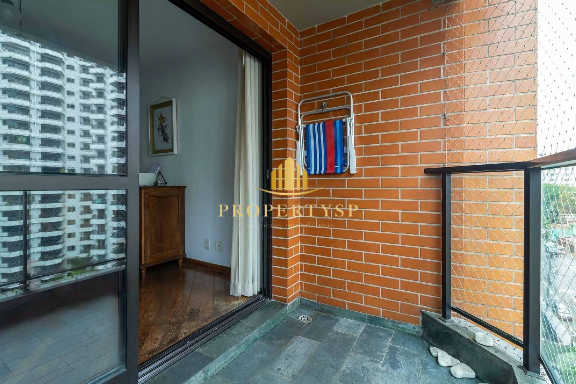 Apartamento à venda com 2 quartos, 72m² - Foto 4