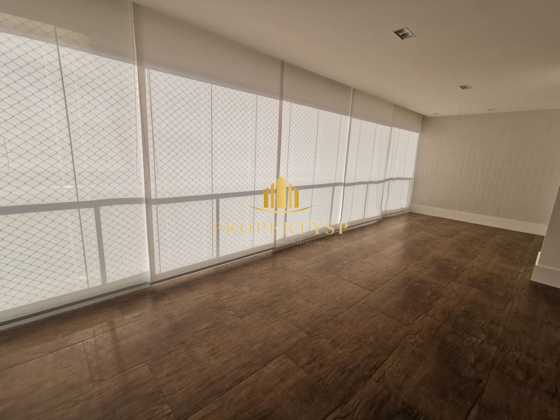 Apartamento à venda com 3 quartos, 134m² - Foto 1