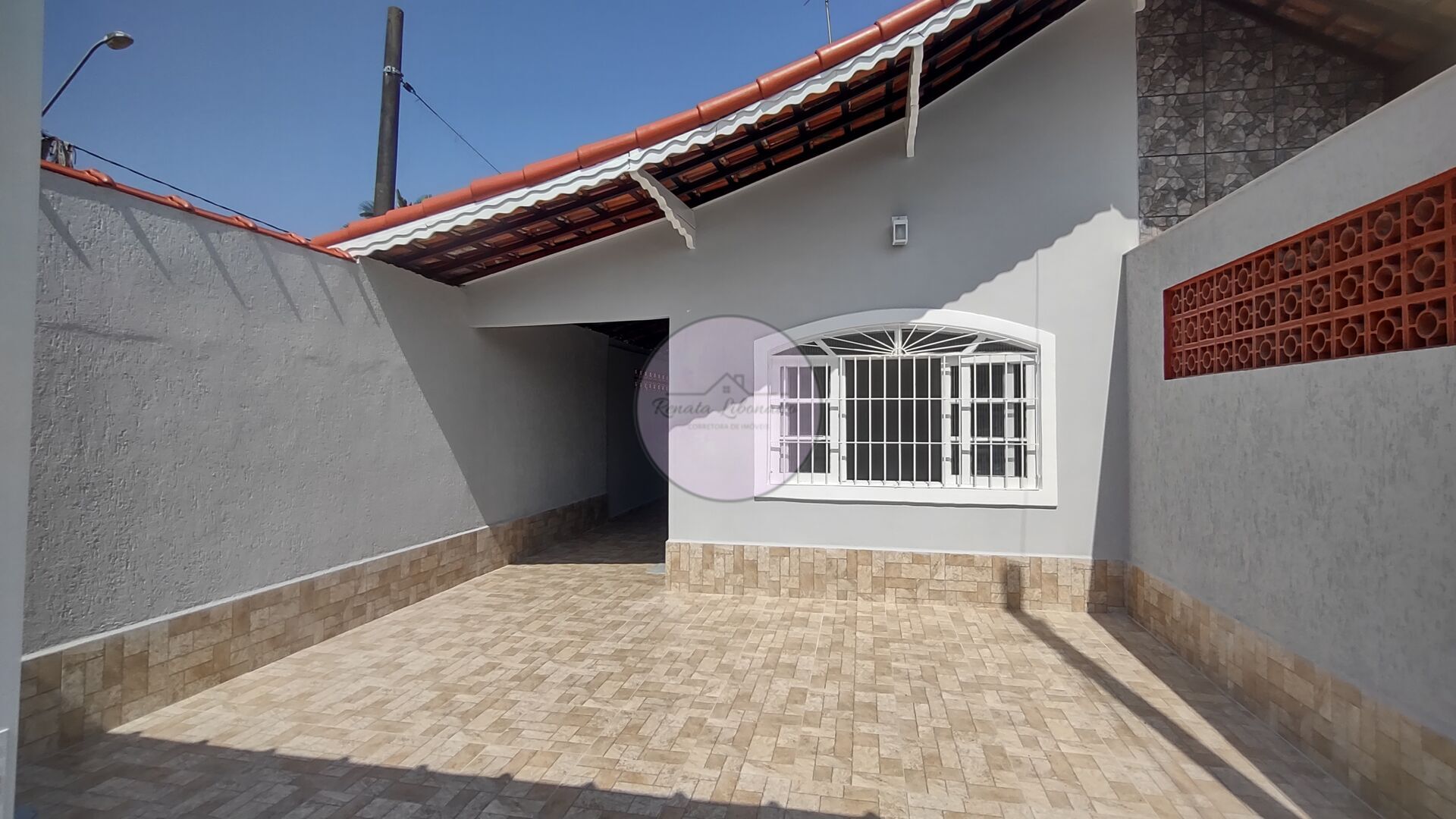 Casa à venda com 2 quartos, 107m² - Foto 1