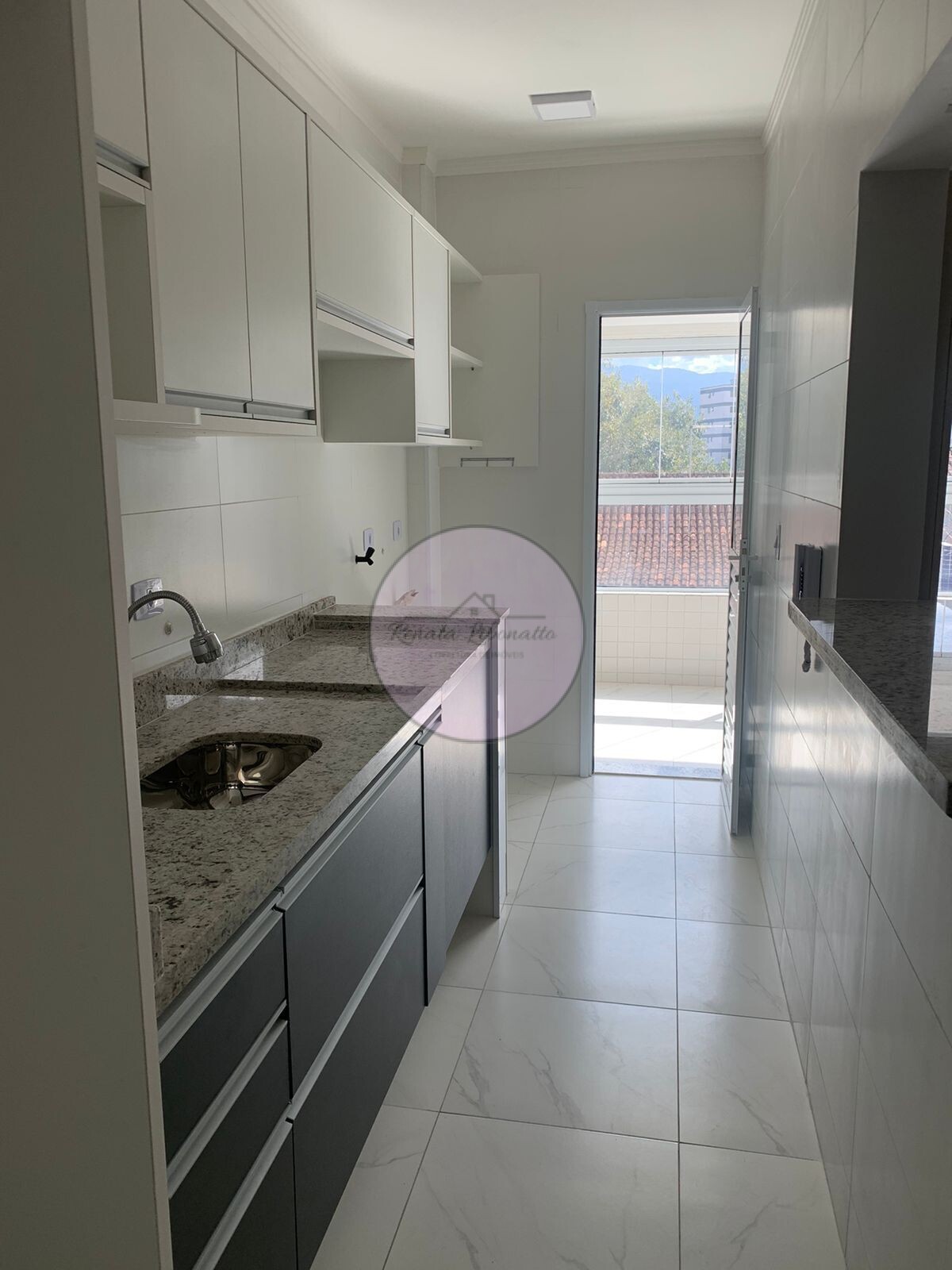 Apartamento à venda com 2 quartos, 62m² - Foto 1