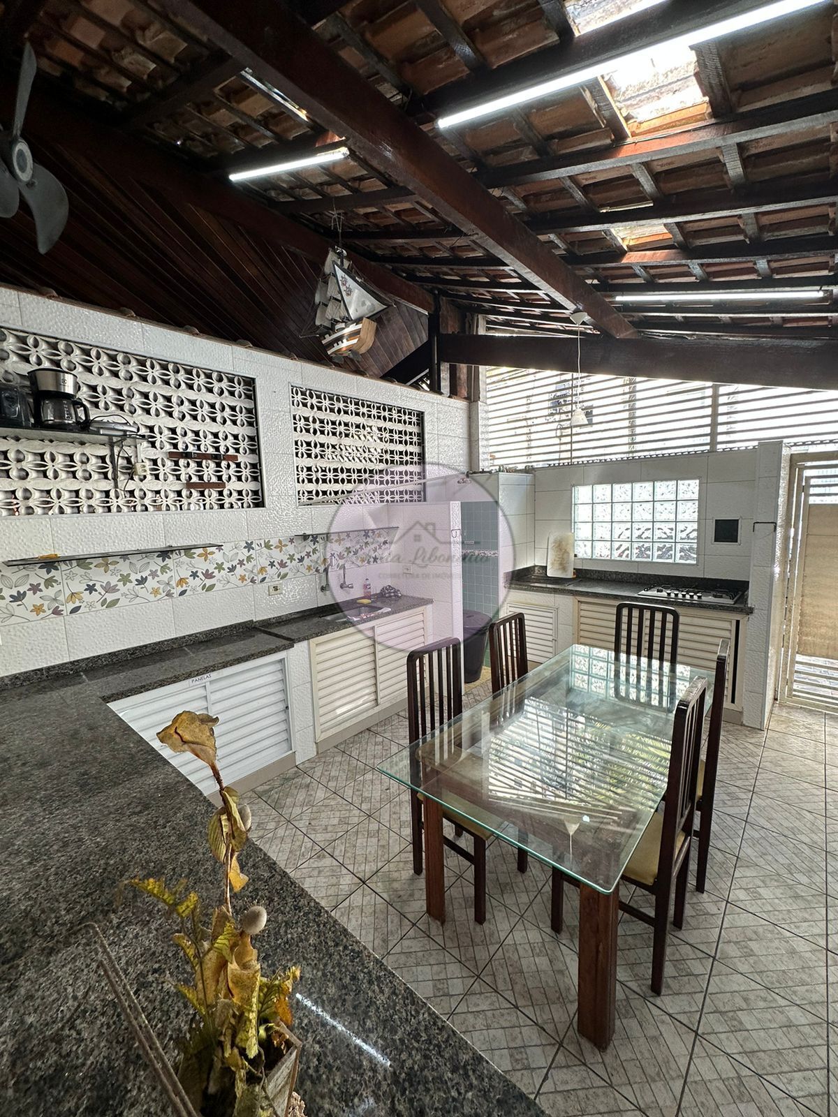 Casa à venda com 4 quartos, 100m² - Foto 4