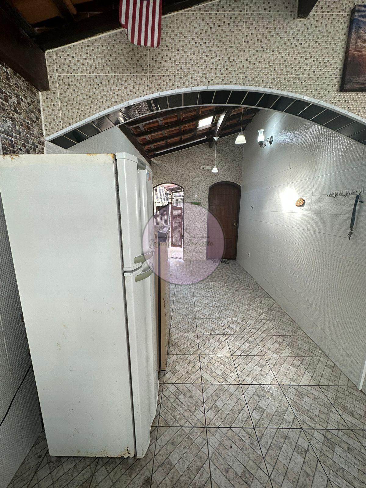 Casa à venda com 4 quartos, 100m² - Foto 2