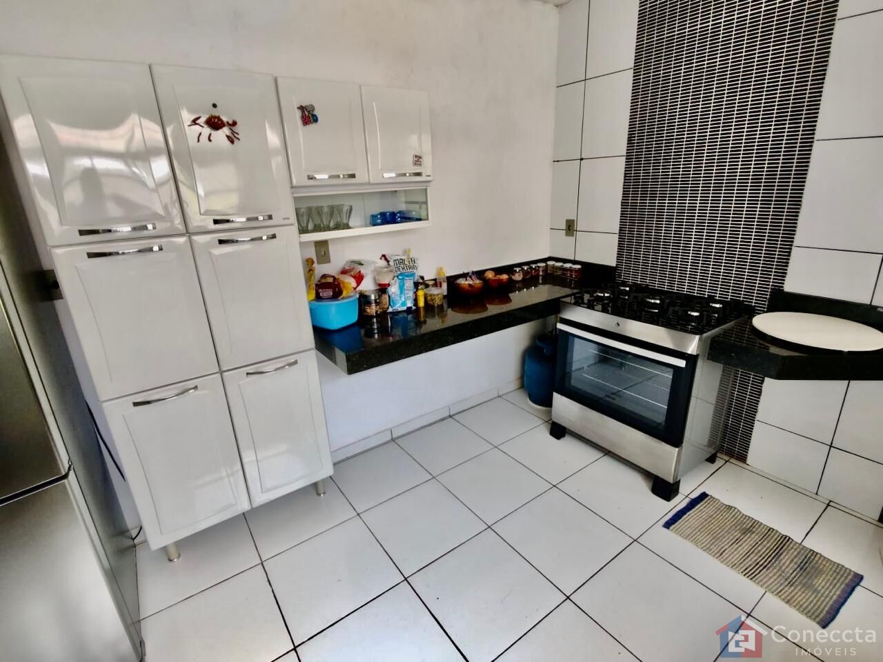 Casa à venda com 3 quartos, 105m² - Foto 1