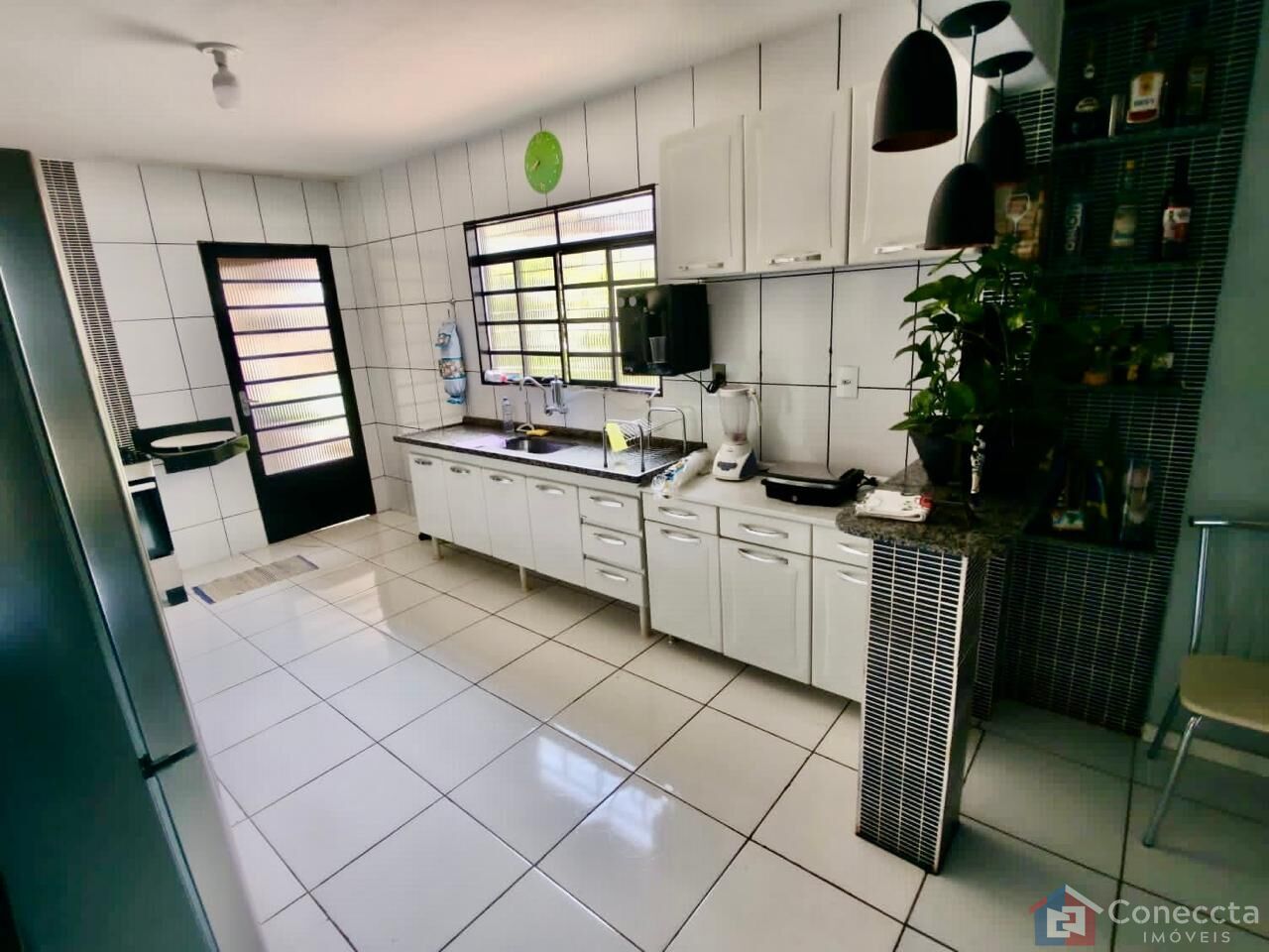 Casa à venda com 3 quartos, 105m² - Foto 2