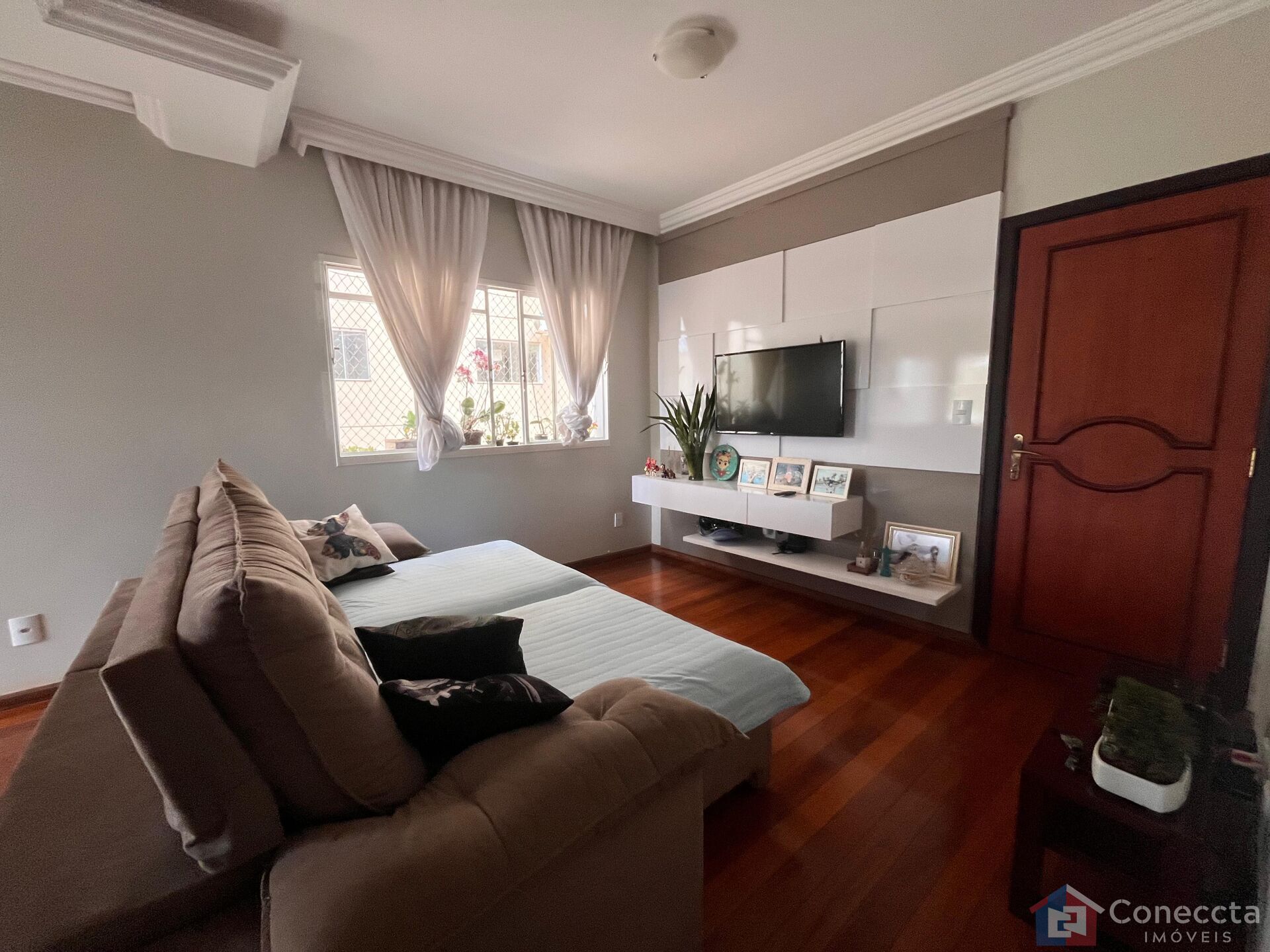 Apartamento à venda com 3 quartos, 114m² - Foto 2