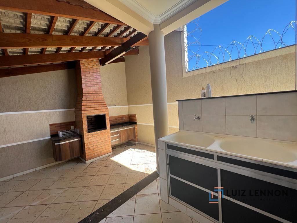 Casa à venda com 2 quartos, 200m² - Foto 15