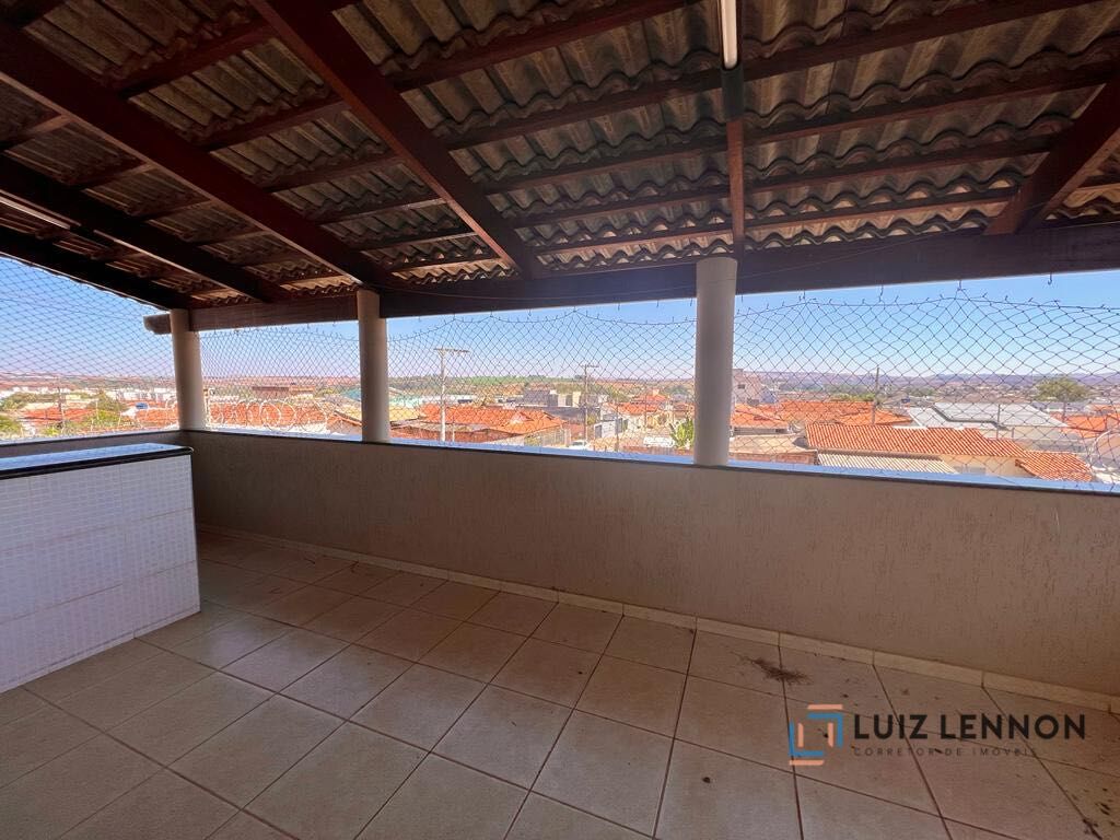 Casa à venda com 2 quartos, 200m² - Foto 13