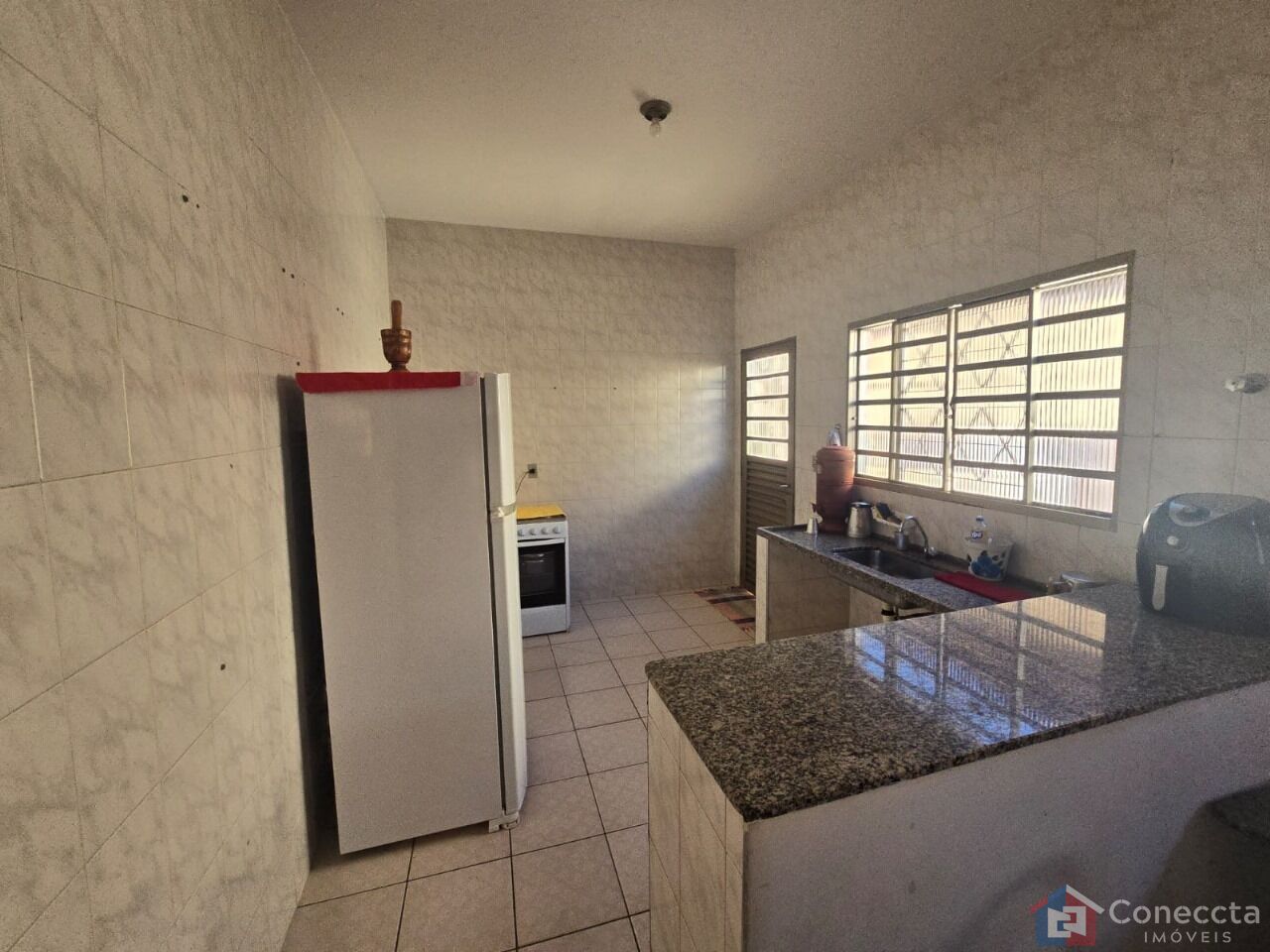 Casa à venda com 2 quartos, 90m² - Foto 5