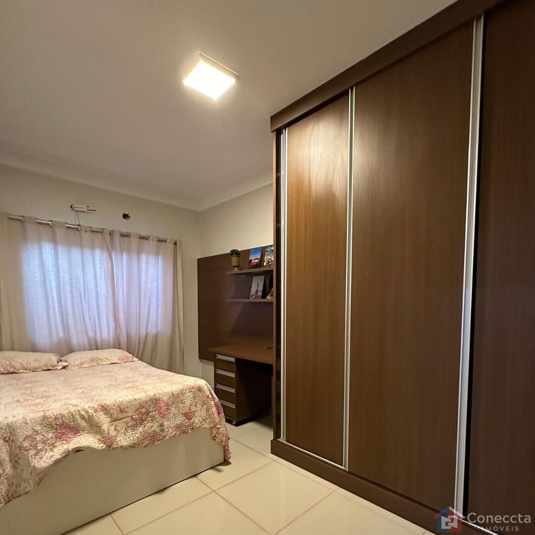 Casa à venda com 3 quartos, 220m² - Foto 4