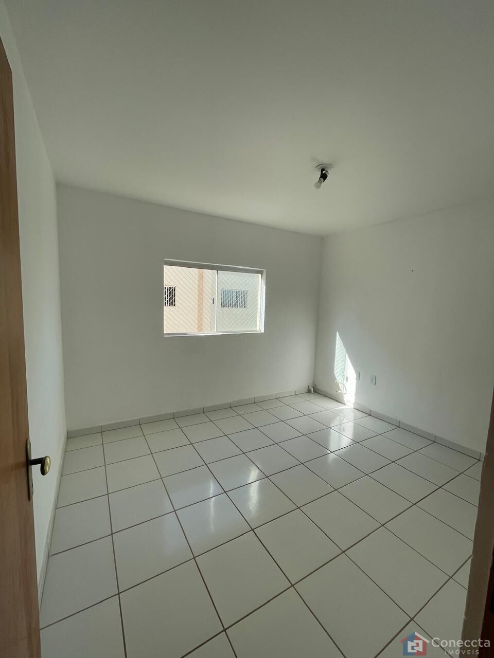 Apartamento à venda com 2 quartos, 70m² - Foto 2