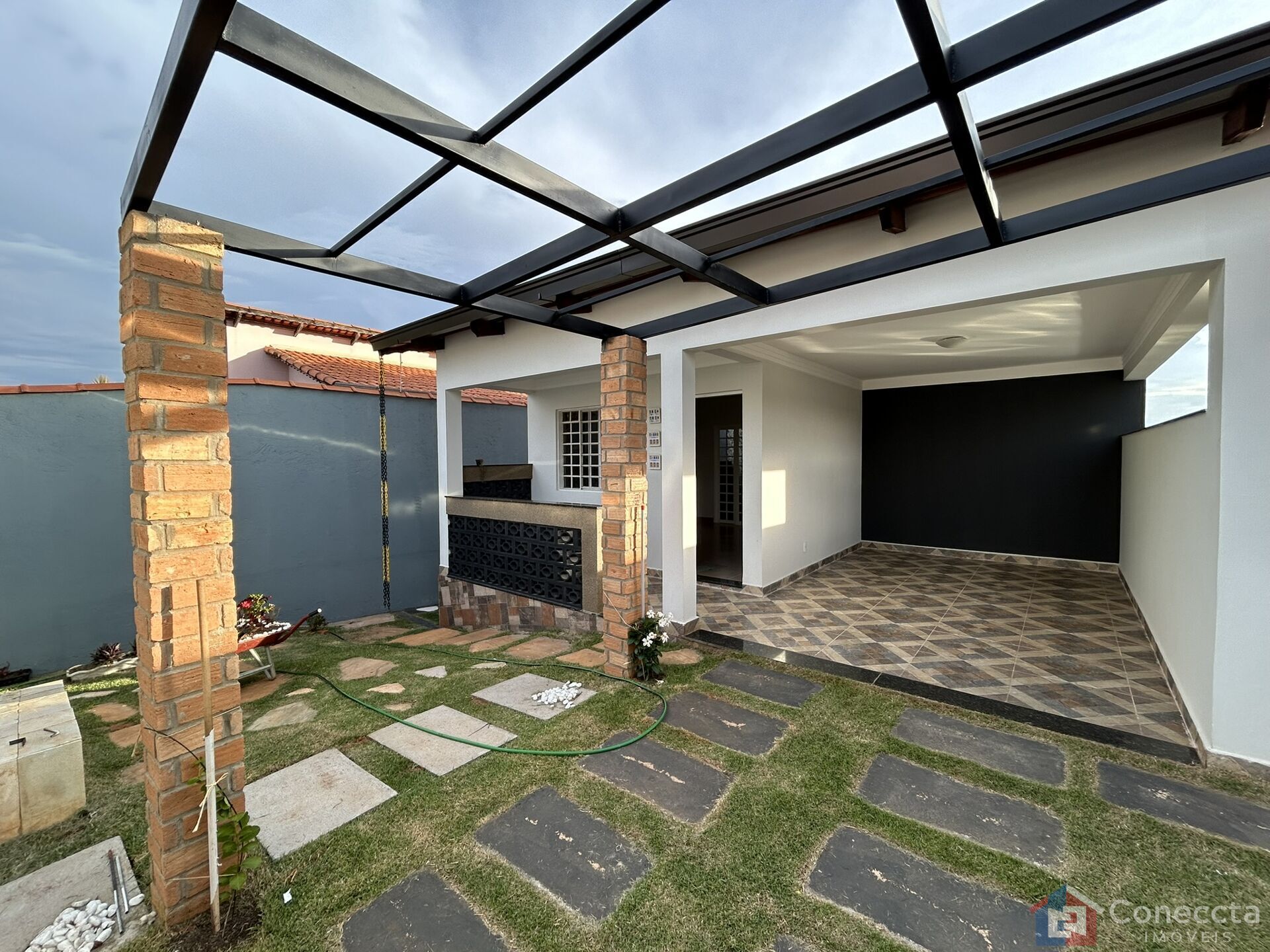 Casa para alugar com 3 quartos, 222m² - Foto 2