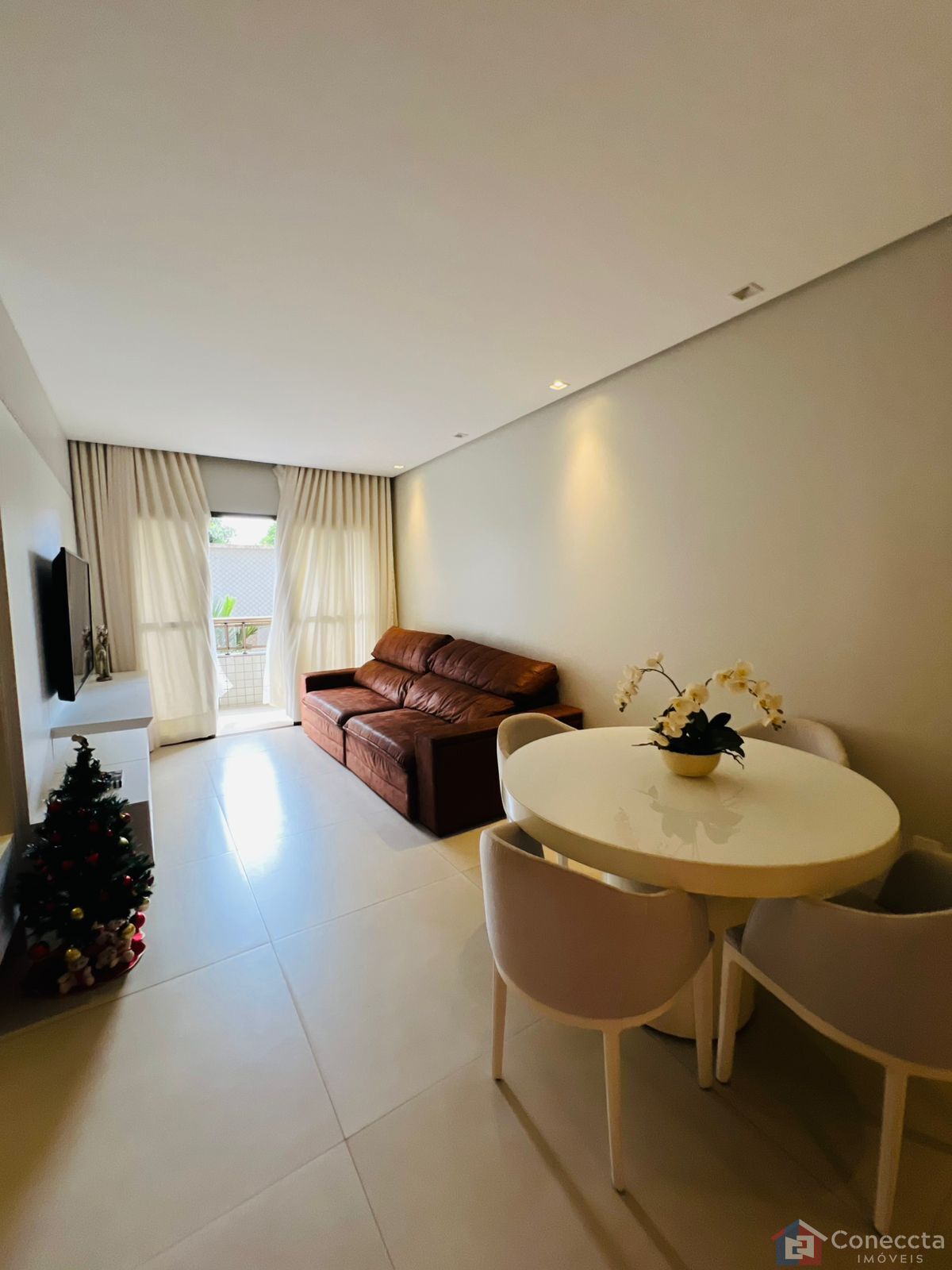 Apartamento à venda com 4 quartos, 210m² - Foto 2