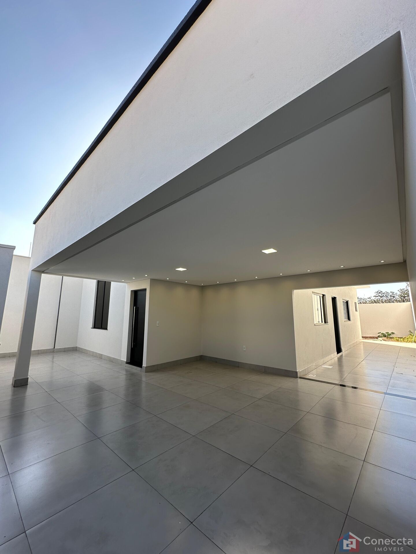 Casa à venda com 3 quartos, 114m² - Foto 2
