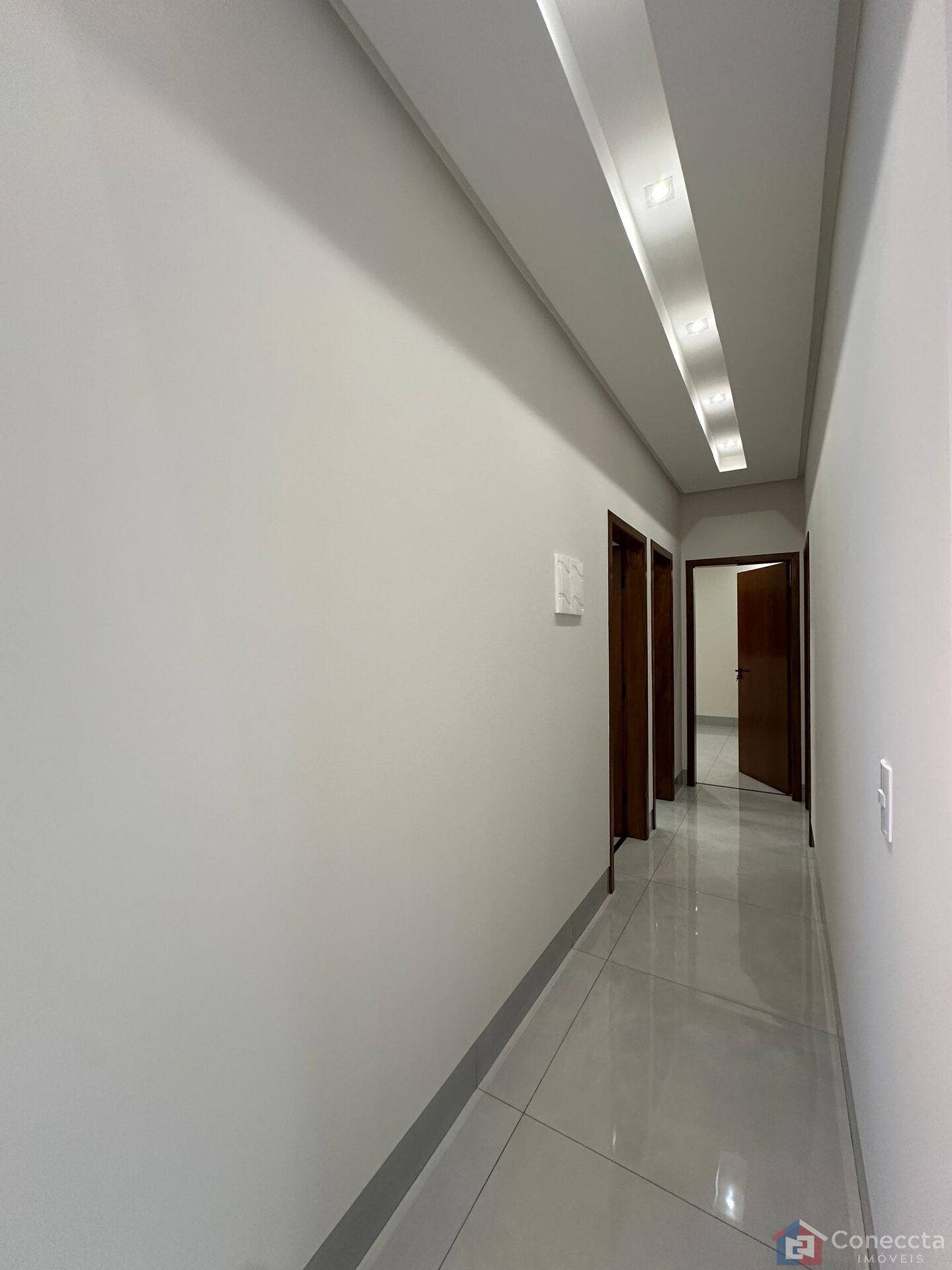 Casa à venda com 3 quartos, 114m² - Foto 4
