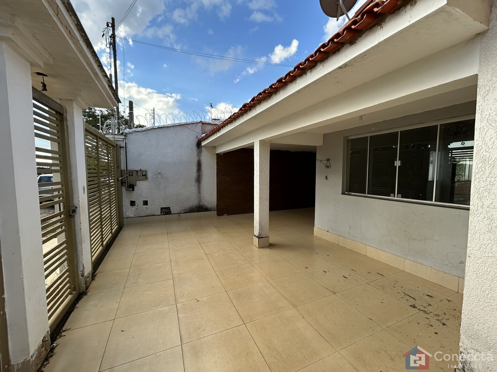 Casa à venda com 4 quartos, 200m² - Foto 3