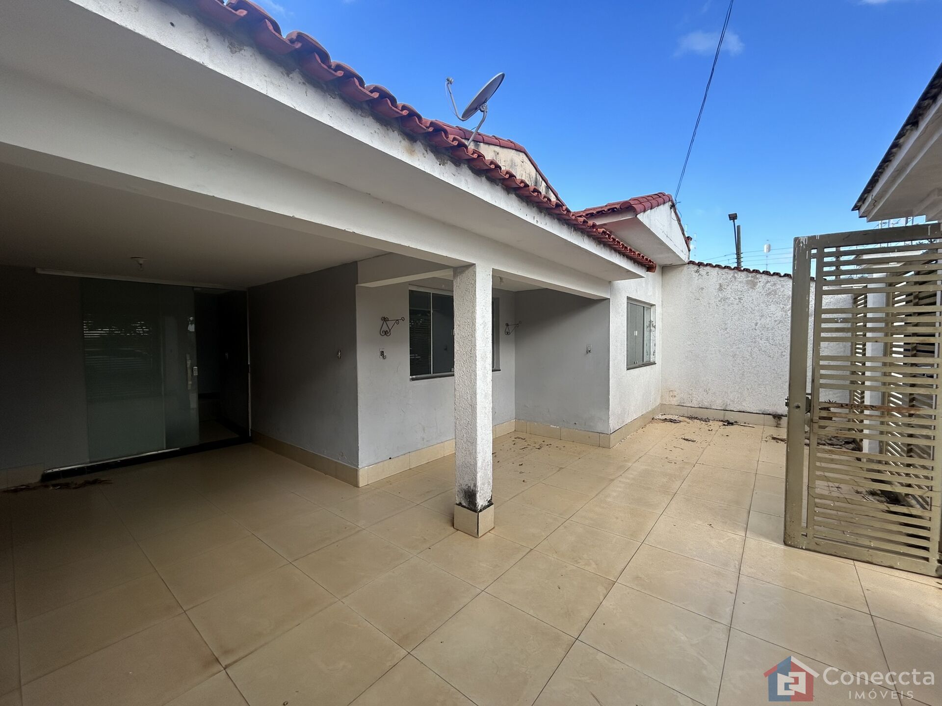 Casa à venda com 4 quartos, 200m² - Foto 1