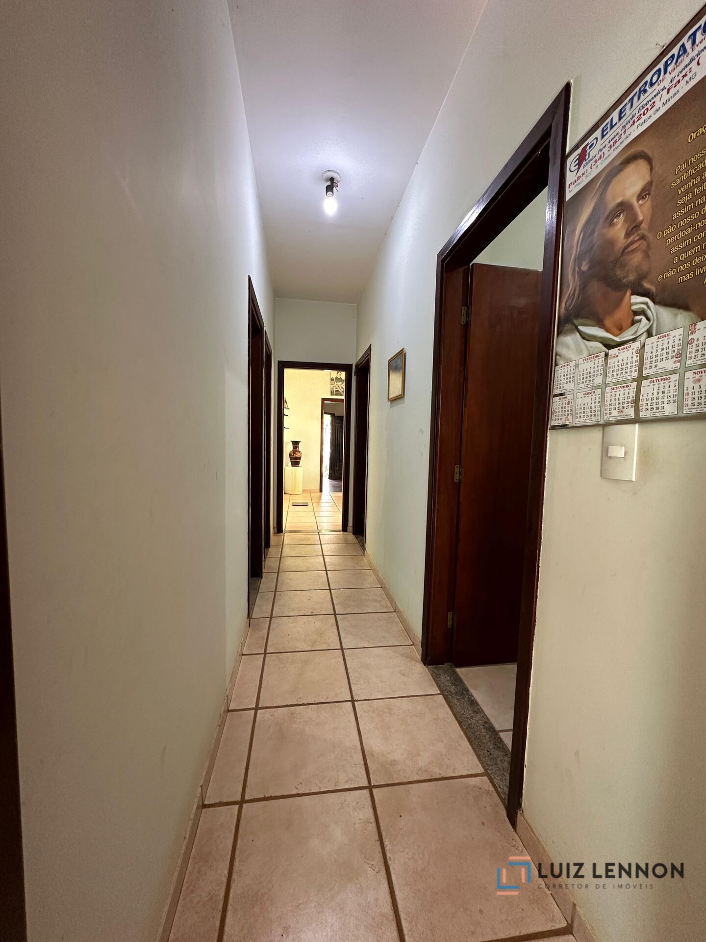 Casa à venda com 4 quartos, 170m² - Foto 5