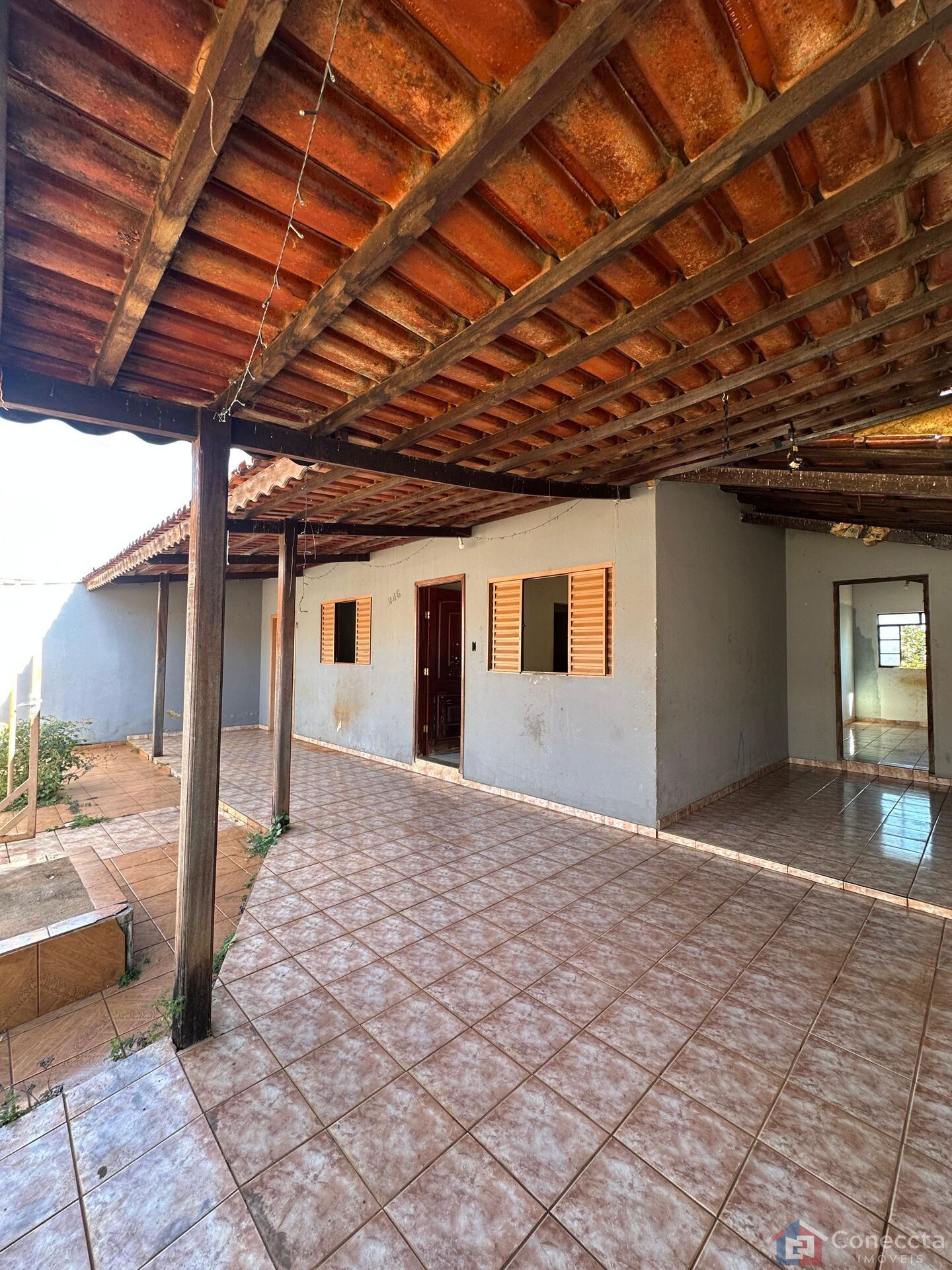 Casa à venda com 3 quartos, 118m² - Foto 1