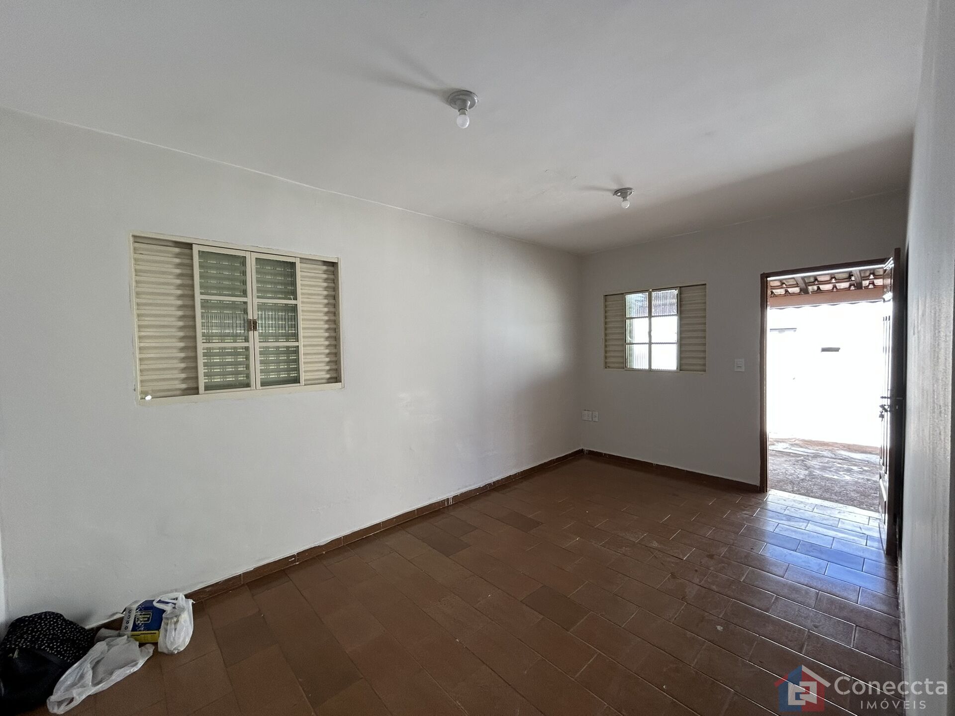 Casa à venda com 2 quartos, 52m² - Foto 4