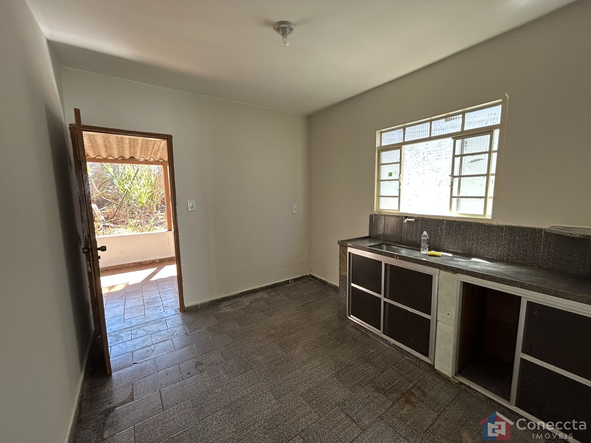 Casa à venda com 2 quartos, 52m² - Foto 12