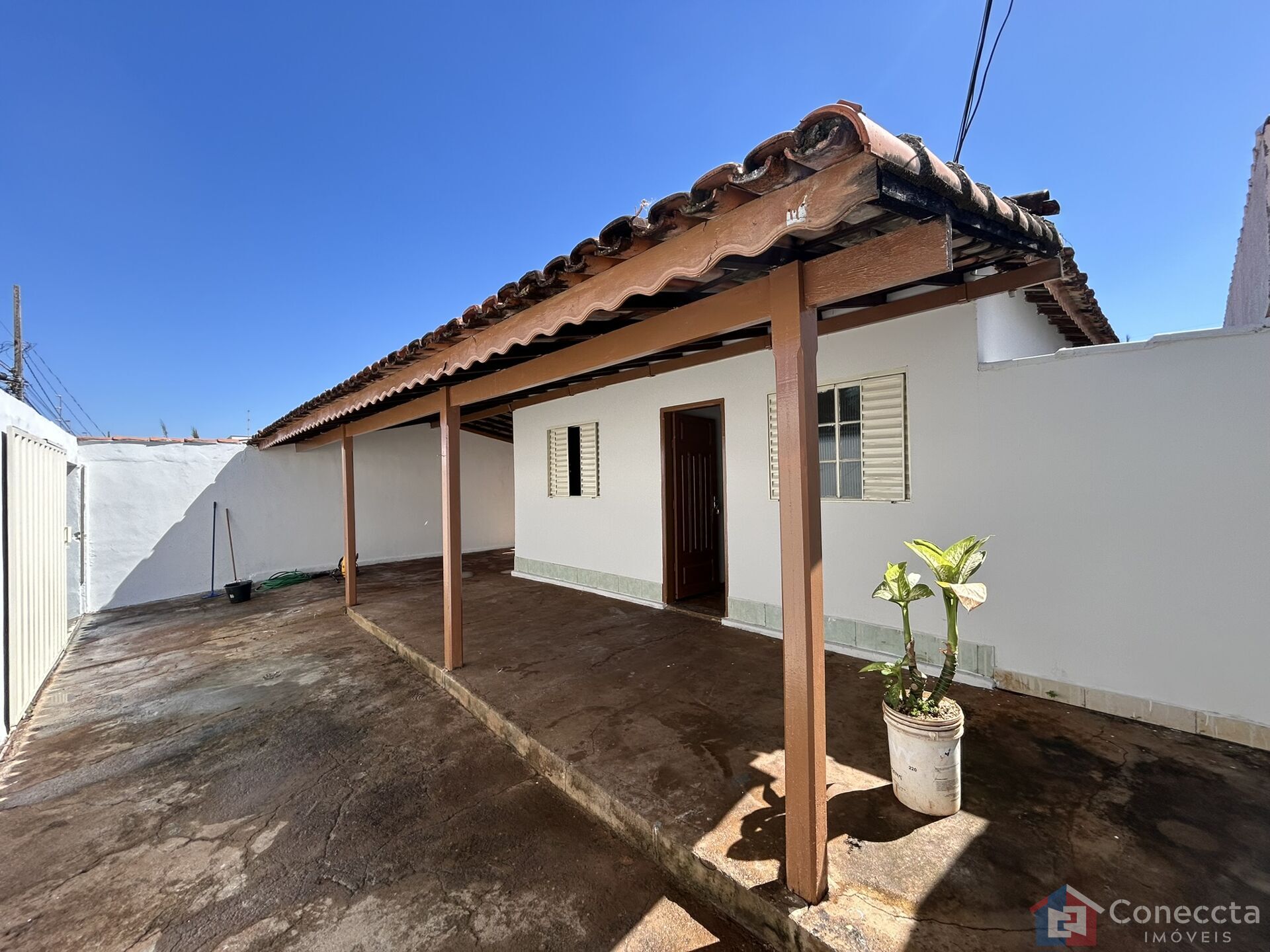 Casa à venda com 2 quartos, 52m² - Foto 1
