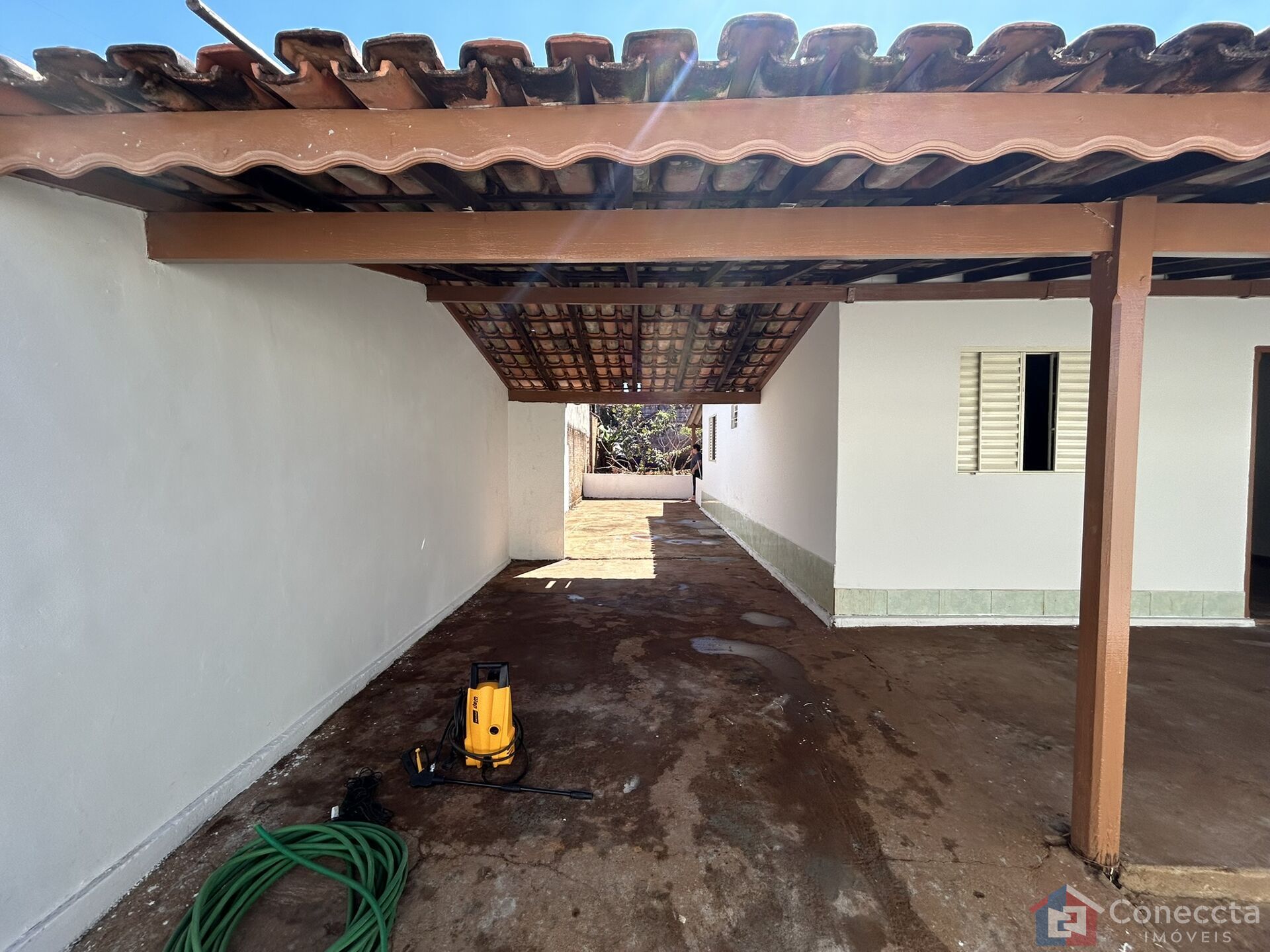 Casa à venda com 2 quartos, 52m² - Foto 2