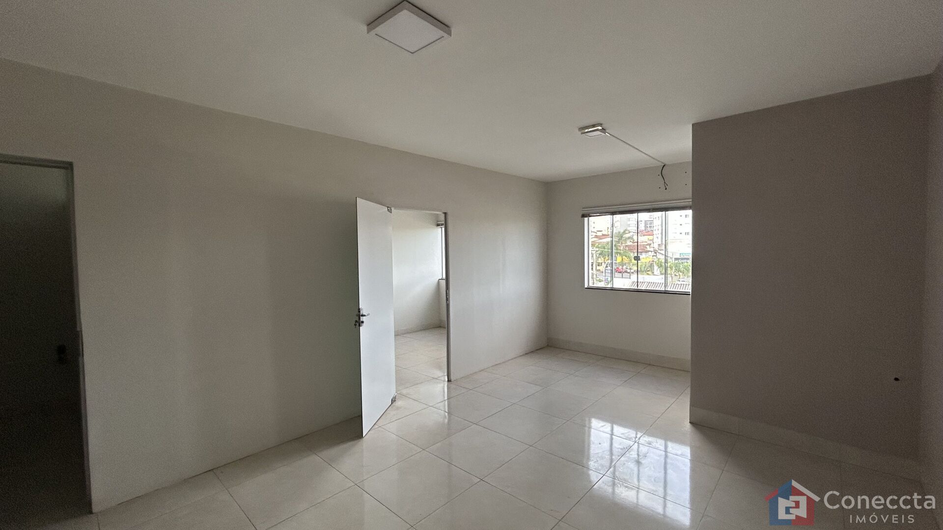 Conjunto Comercial-Sala para alugar com 6 quartos, 95m² - Foto 2