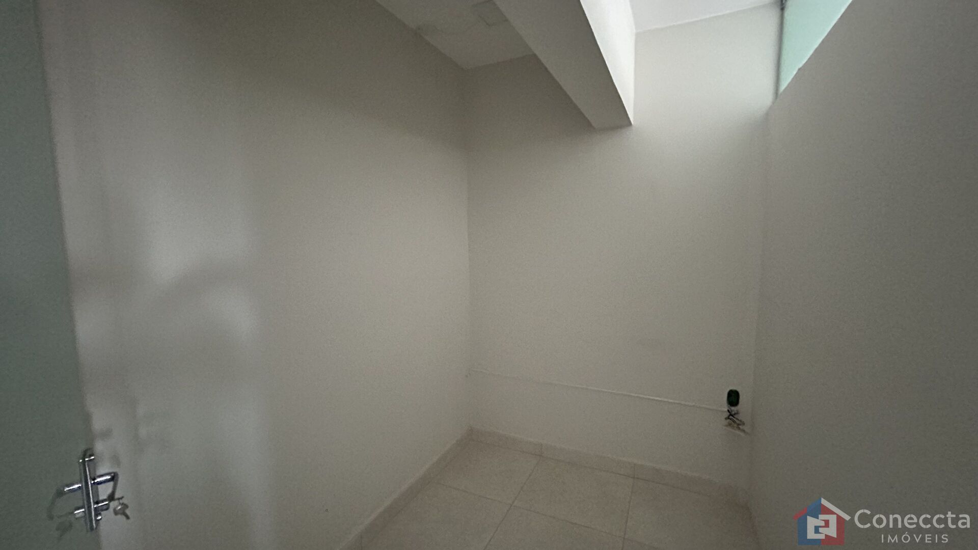 Conjunto Comercial-Sala para alugar com 6 quartos, 95m² - Foto 3