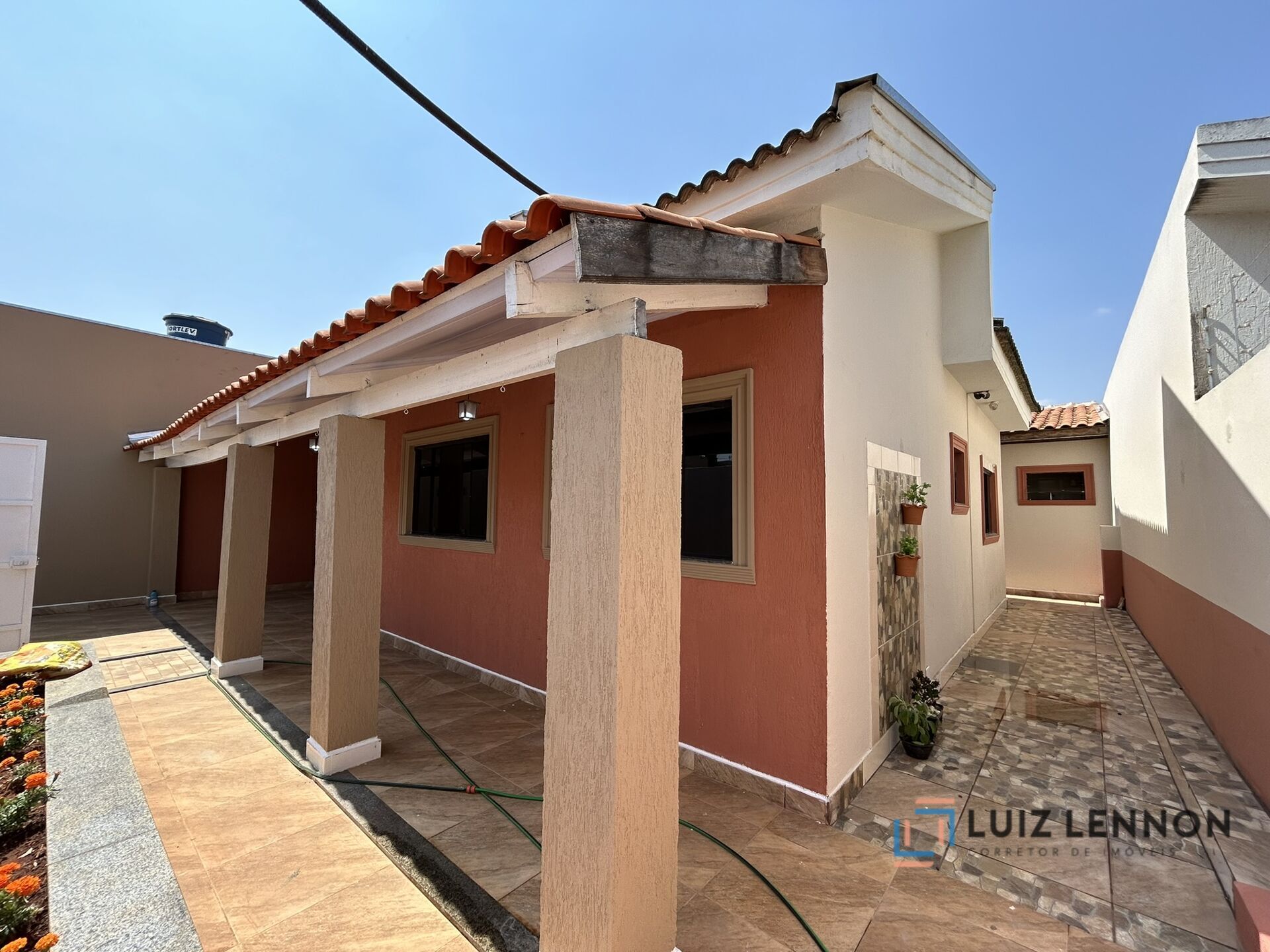 Casa à venda com 3 quartos, 150m² - Foto 2