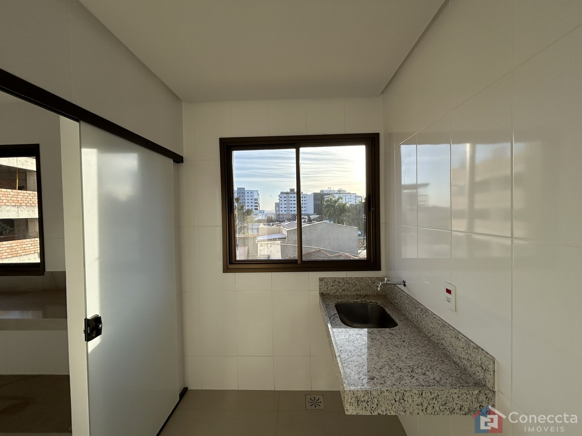 Apartamento à venda com 3 quartos, 150m² - Foto 4