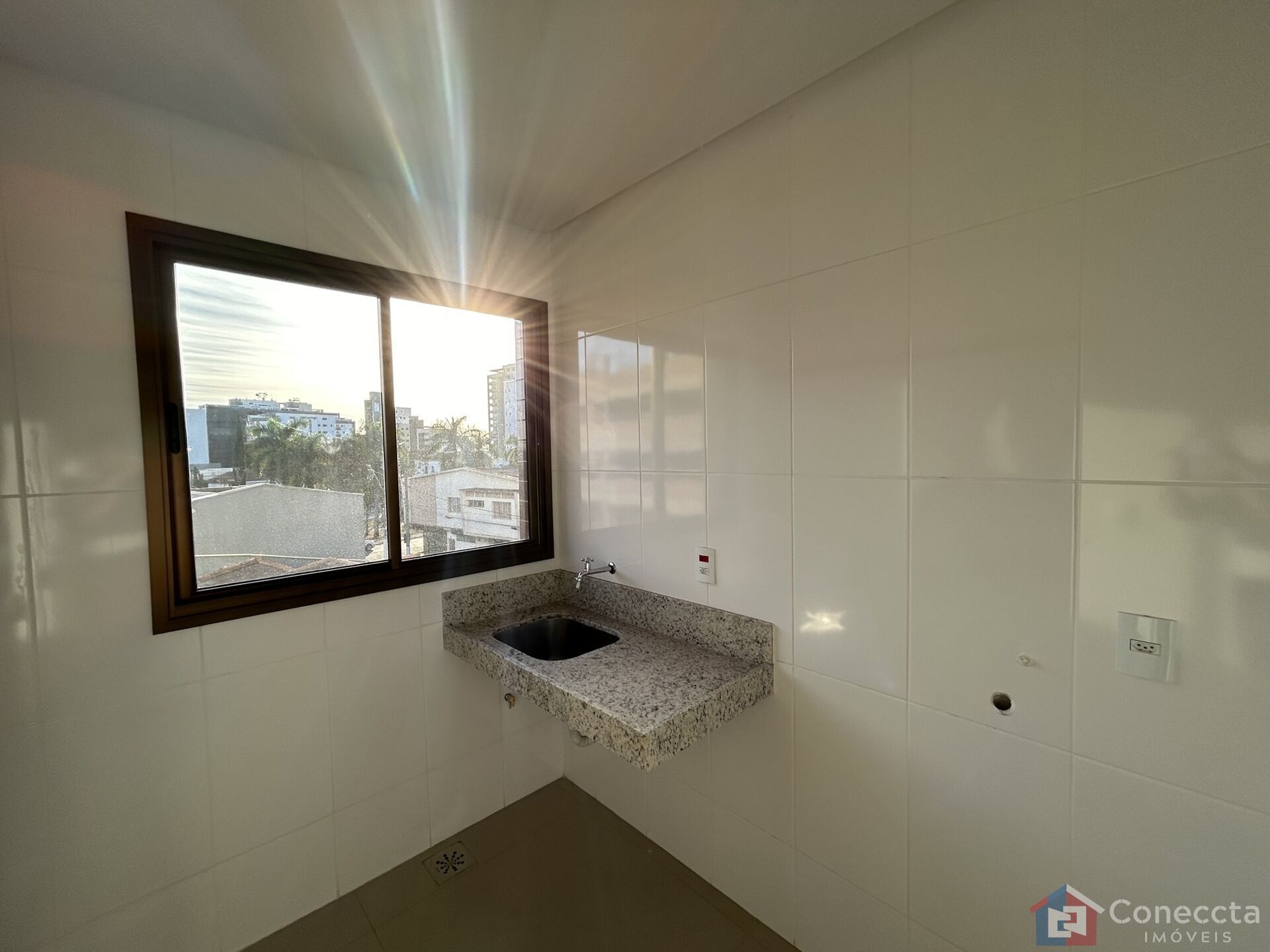 Apartamento à venda com 3 quartos, 150m² - Foto 3