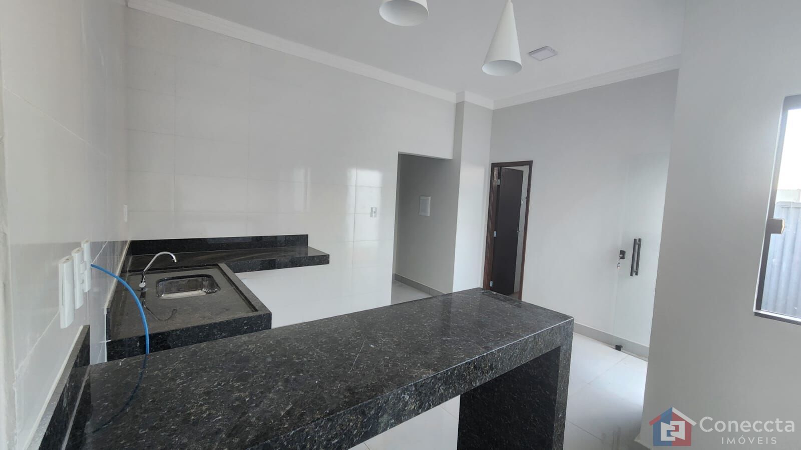 Casa à venda com 2 quartos, 63m² - Foto 4