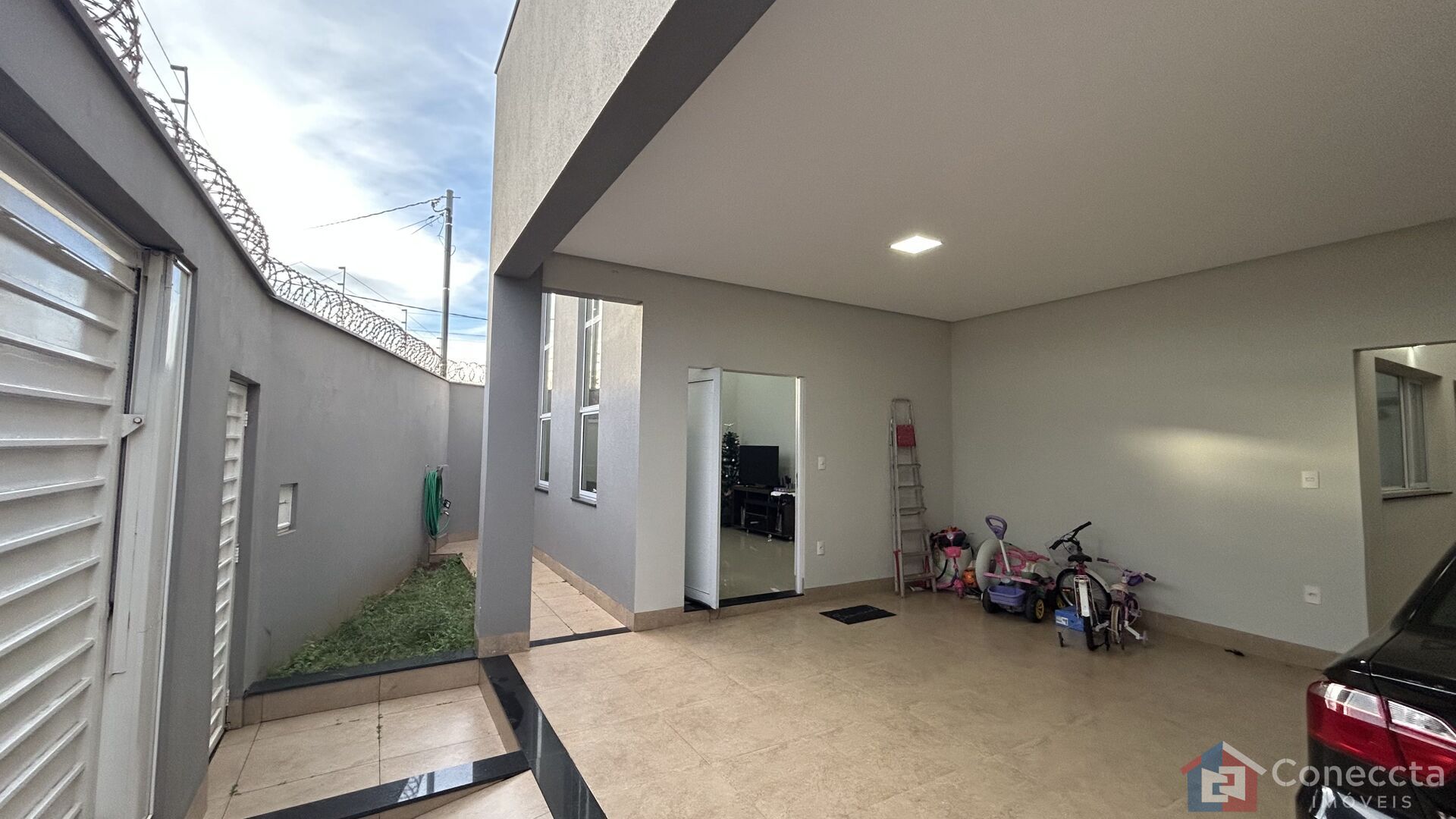 Casa de alto padrão à venda no Boa Vista em Patos de Minas – 3 quartos, suíte e área gourmet