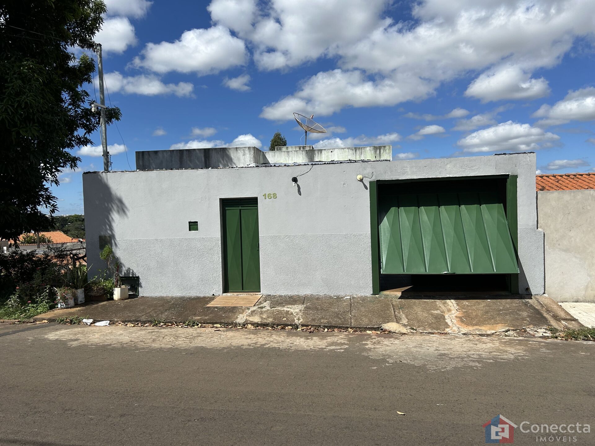 Casa à venda com 2 quartos, 80m² - Foto 2