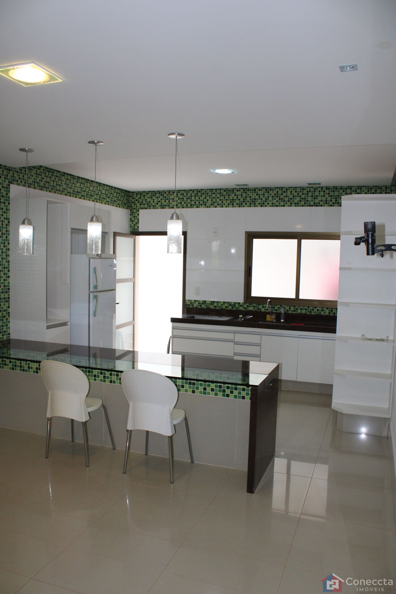 Casa à venda com 2 quartos, 127m² - Foto 2