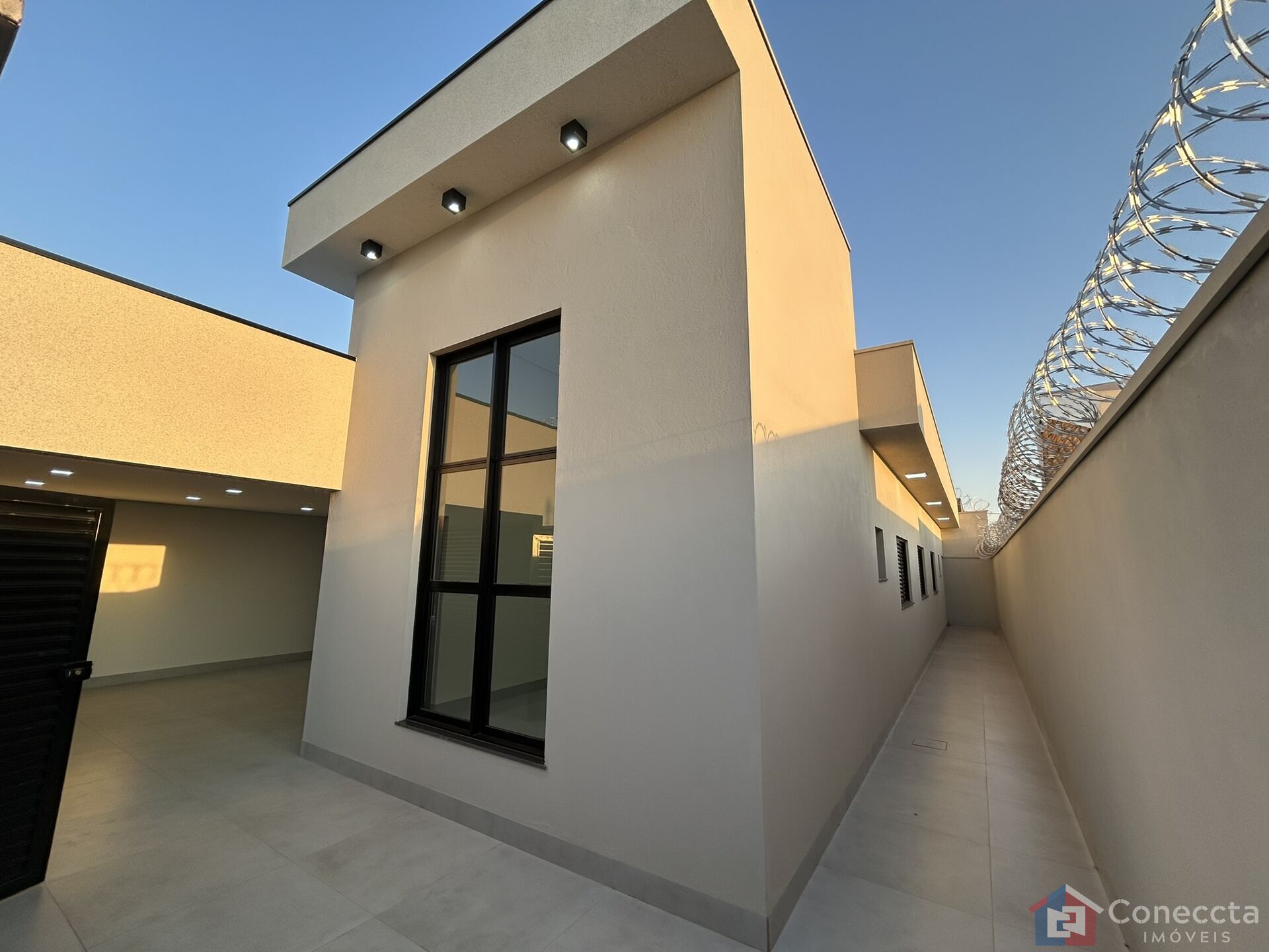 Casa à venda com 3 quartos, 122m² - Foto 2