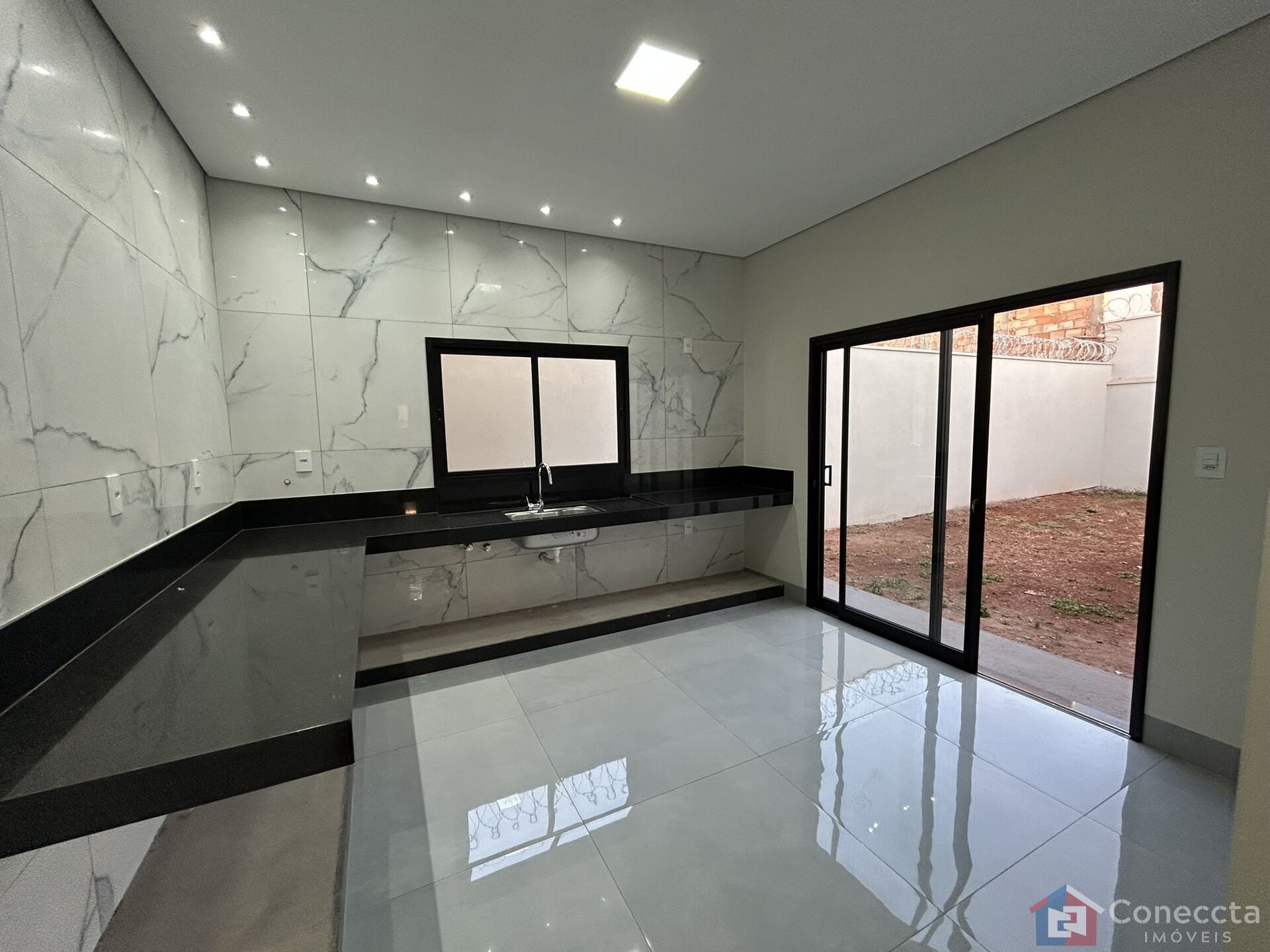 Casa à venda com 3 quartos, 122m² - Foto 4