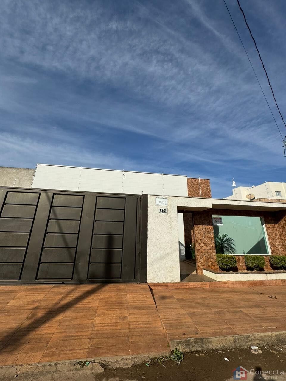 Casa à venda com 3 quartos, 162m² - Foto 1