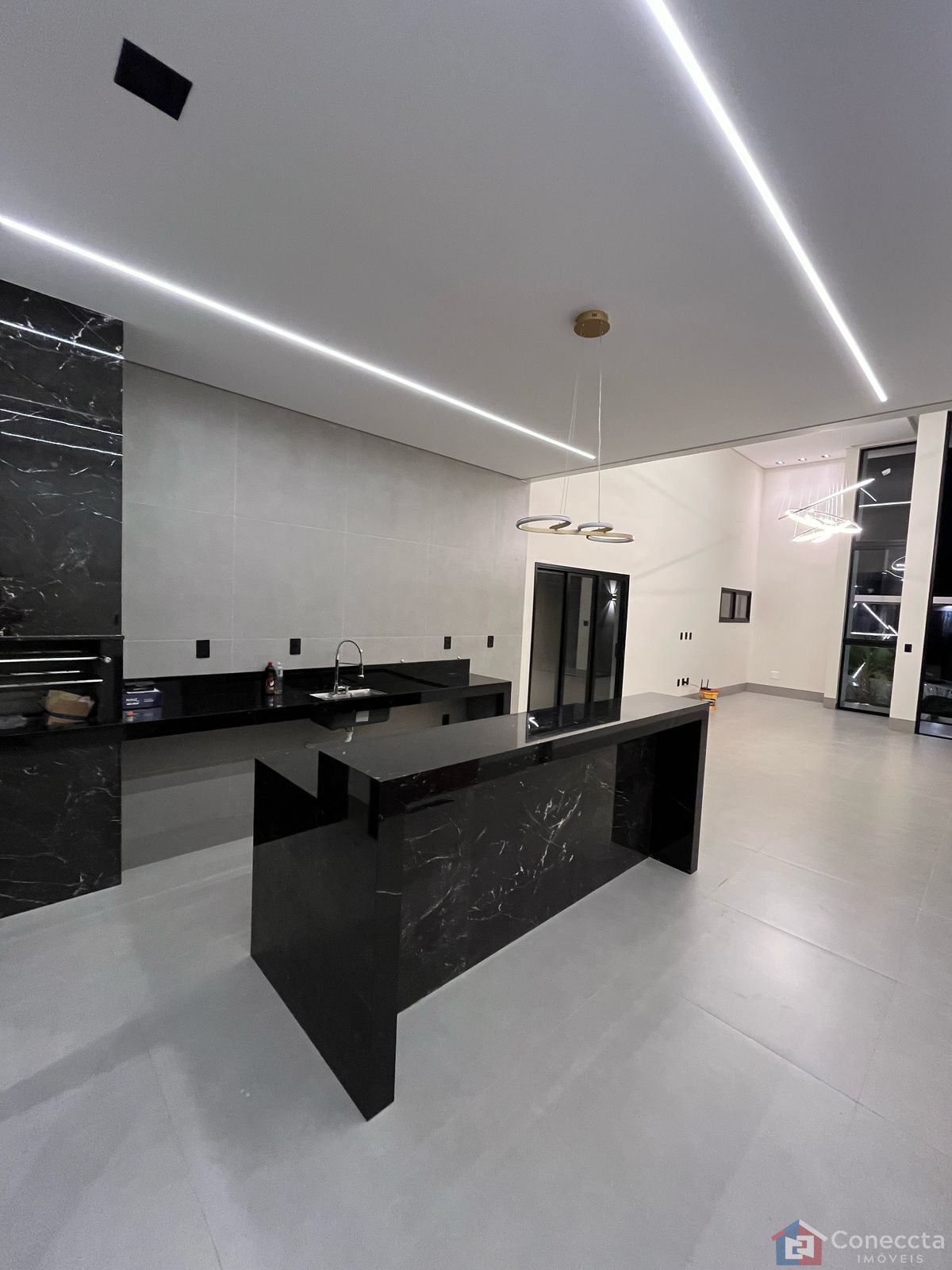 Casa à venda com 3 quartos, 155m² - Foto 1