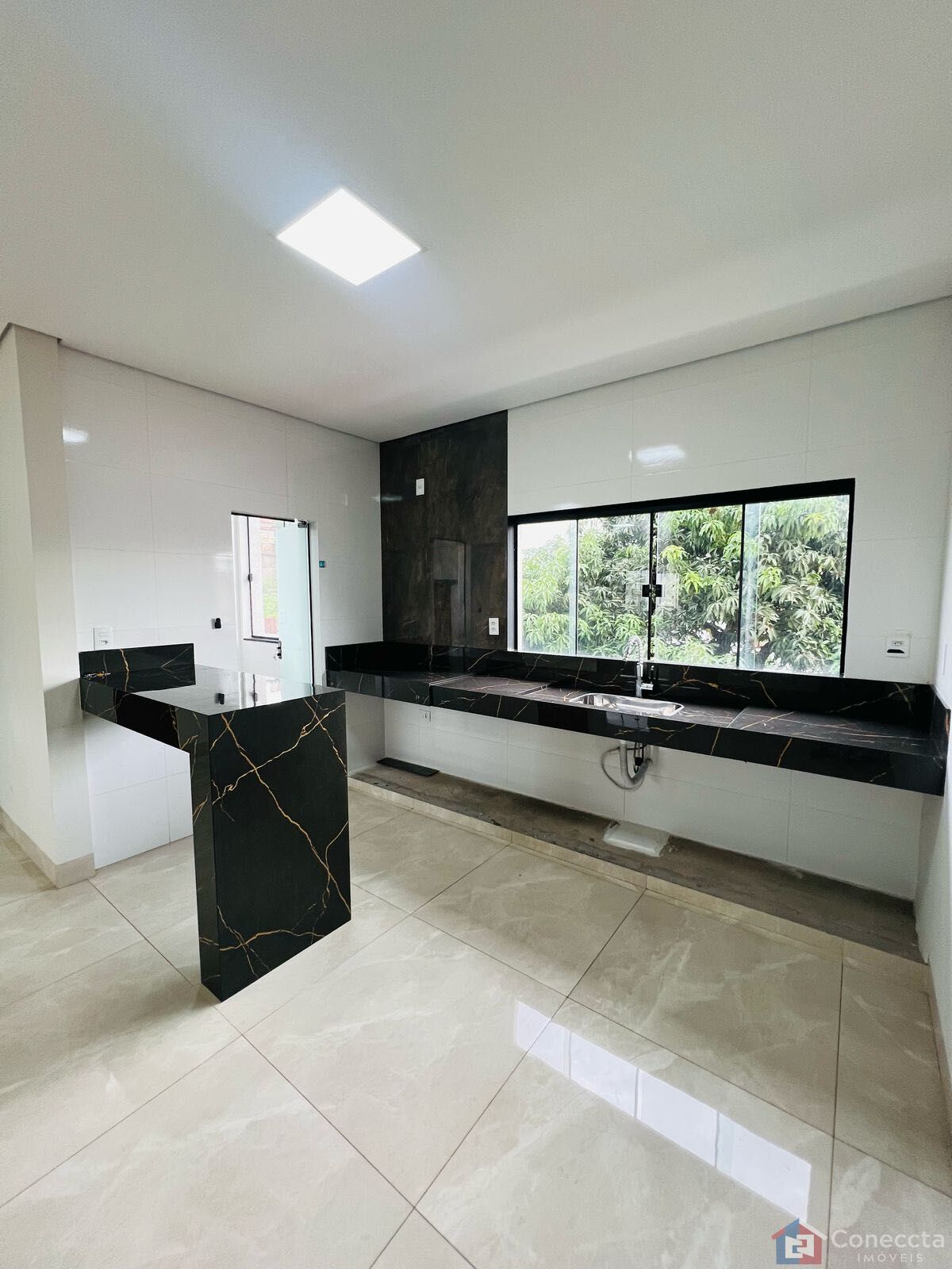 Apartamento à venda com 3 quartos, 86m² - Foto 2